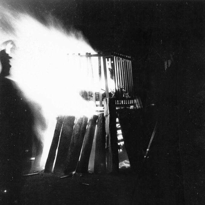 Historisches Foto von der Bücherverbrennung auf dem Münchner Königsplatz